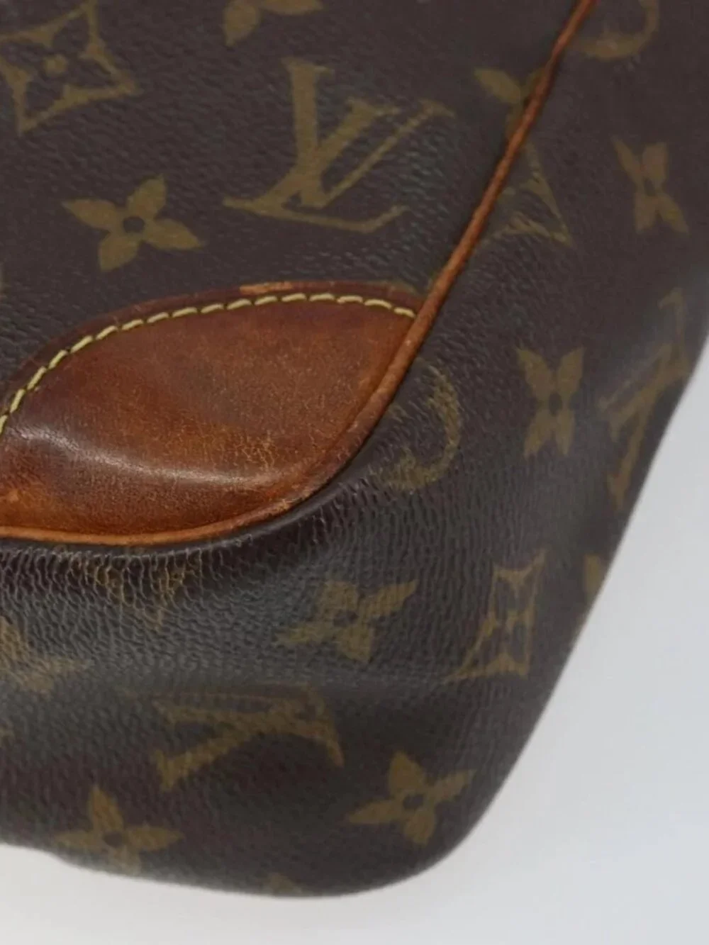 LOUIS VUITTON Monogram Danube MM Shoulder Bag M45264 LV Auth 159539